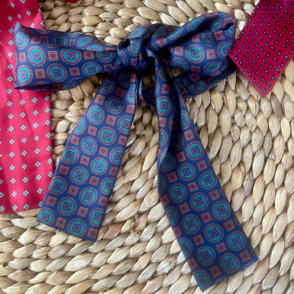 •VINTAGE•  Silk Tie Bundle - Picture 4 of 9